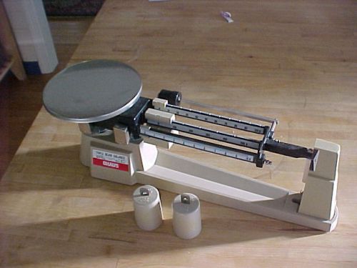 Ohaus Triple Beam Balance Scale 700 800 Series w/ 2 x 1000 g weights 2610 gram