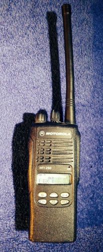 Motorola ht1250 vhf radio aah25kdf9aa5an 136-174 mhz for sale