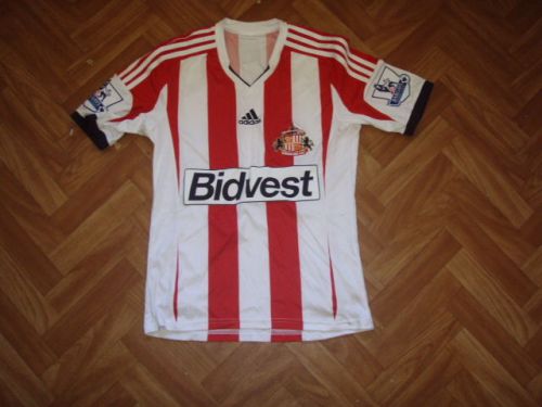 Sunderland A.F.C. soccer shirt,with giaccherini on the back.