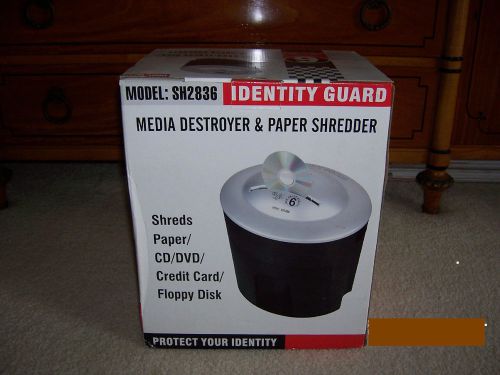 NEW IN BOX IDENTITY GUARD MEDIA &amp; PAPER SHREDDER SH2836 CONFETTI CUT