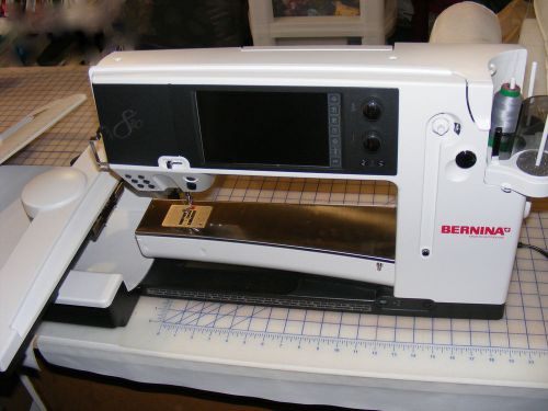 BERNINA 850 Computerized Embroidery Sewing Machine-includes LOTS of EXTRAS, L@@K