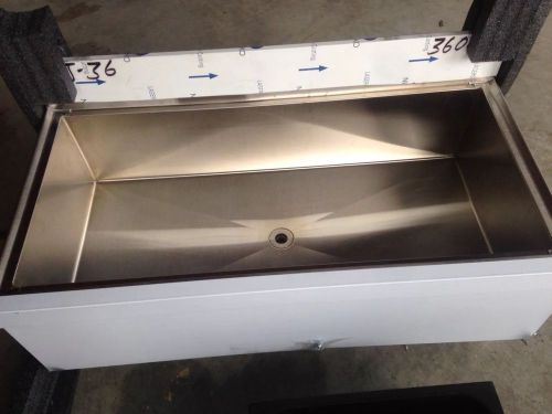 Supreme metal slj-36 slimline insulated ice bin 35&#034; new in box for sale