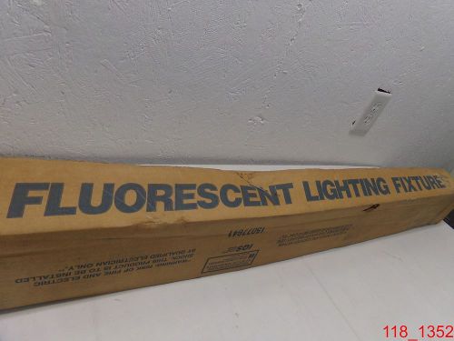 2 Lamp, 3&#039; Williams Fluoresecent Light Fixture 118 V, 60 CY. A.C.