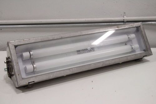 Rig-A-Lite RSS80022AL 60W 120V 60Hz Ceiling Industrial Lamp Enclosure Tube Light