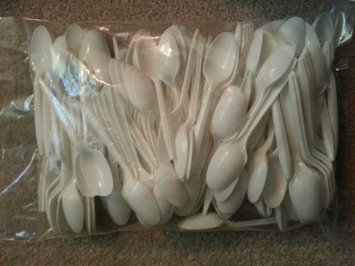 200 white plastic spoons 5 1/2 inches long