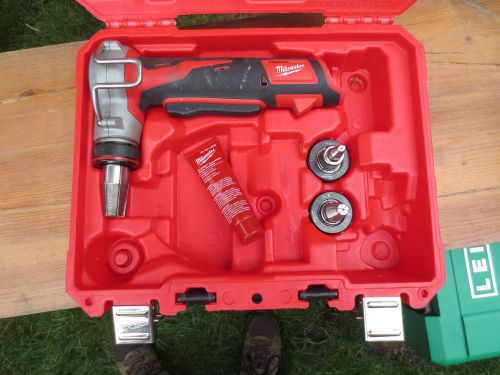 Milwaukee Pex 2432-22 Tubing Expansion Plumbing Tool Kit in used condition