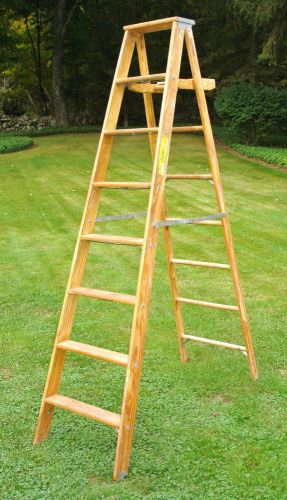 8 ft WOODEN STEP LADDER with pail shelf