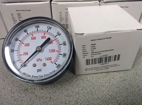 GRAINGER 4EFE7 PRESSURE GAUGE 0-200 PSI 0-1400 kPa RANGE 2 1/2&#034; DIAL SIZE