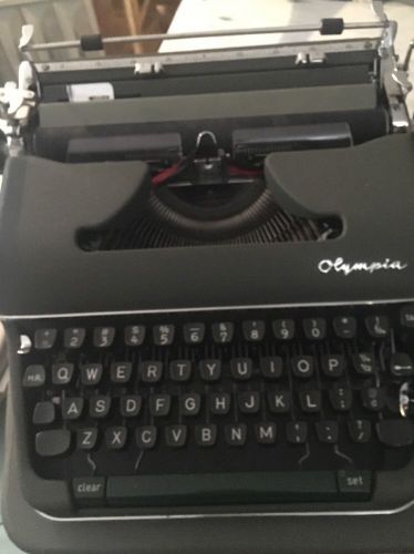 Green  Olympia Werke A.G. Vintage Typewriter W/case