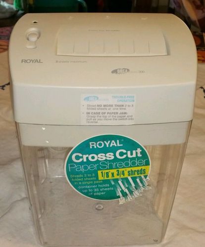 Royal Crosscut Desktop - Personal - Home Shredder Orca Micro 1/8&#034; x 3/4&#034; Shreds