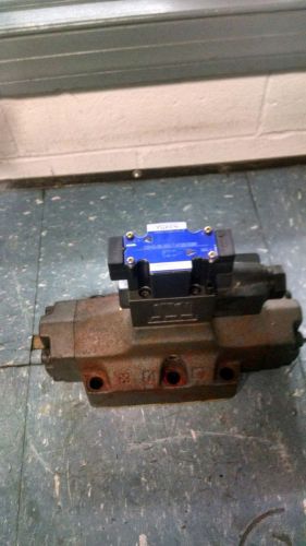Yuken solenoid controlled directional valve dshg-06-2b2-t-a120-5390 for sale