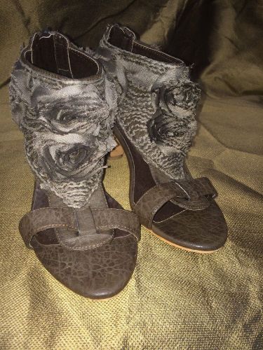 Size 7 Sandal Heels Pretty Angel Leather, Tan / Gray / Brown  Flowers  Women&#039;s