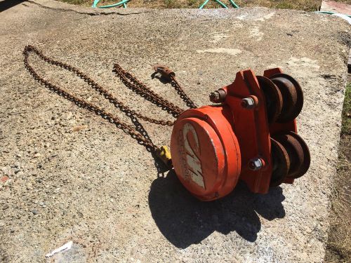 Cyclone low profile 1/2 ton chain fall hoist for sale