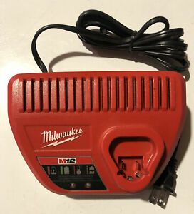 MILWAUKEE 12V Li-ion CHARGER