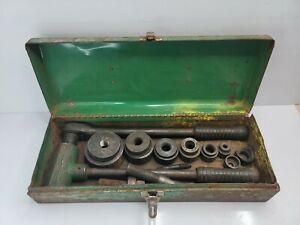 GREENLEE 1804 RATCHET KNOCKOUT SET - Vintage in Metal Case w/ Punches