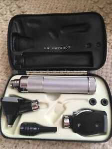 Welch Allyn diagnostic set. Ophthalmoscope (71050 + 11600 + 25000)