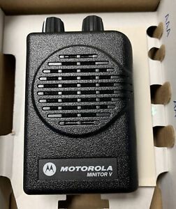 NEW MOTOROLA MINITOR V (5) UHF  PAGER 450-458