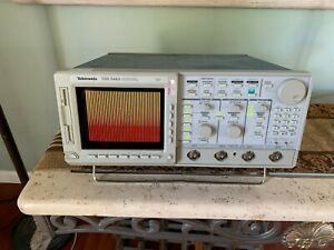Tektronix TDS 544A Color Four Channel Digitizing Oscilloscope 500 MHz 1GS/s