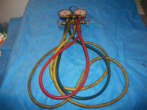 A/C Manifold Gage Set With Colored Hoses
