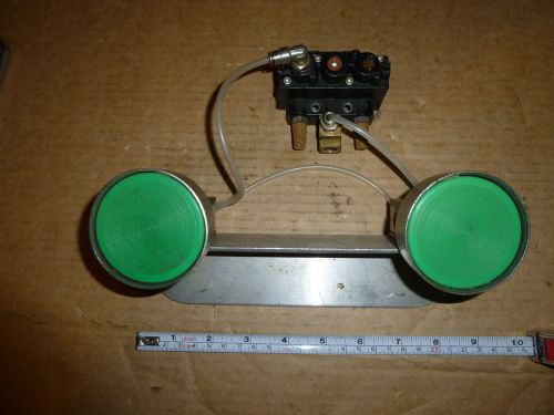 Aro dual palm valves model 461-3 with aro a211p8-g 3-way valve and bracket for sale