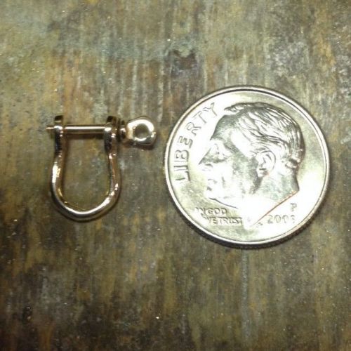 3/8&#034; 14 karat yellow gold shackle earring for sale