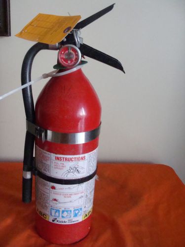 KIDDE PRO 4 TCM-4 DRY CHEMICAL FIRE EXTINGUISHER CHARGED 4 POUNDS