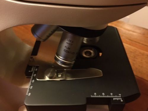 Microscope Leica DM750