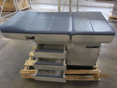 Ritter midmark 404 manual exam table, in great condition for sale