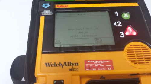 WELCH ALLYN AED 20  -,  HAS CARRYING CASE-awesome pre-owned