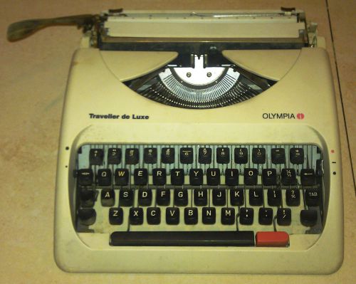 Vintage Olympia Traveller De Luxe Typewriter (traveler travellor deluxe untested