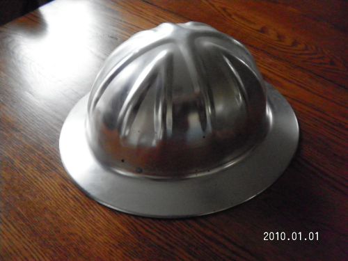 vtg.&#034;WILLSON SUPER-TOUGH #45&#034;safety hard hat,full brim,aluminum,fits 6 5/8-7 3/4