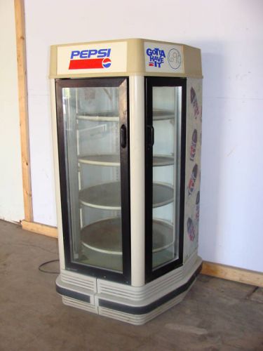 Master bilt lighted cold bakery rotated display case for sale