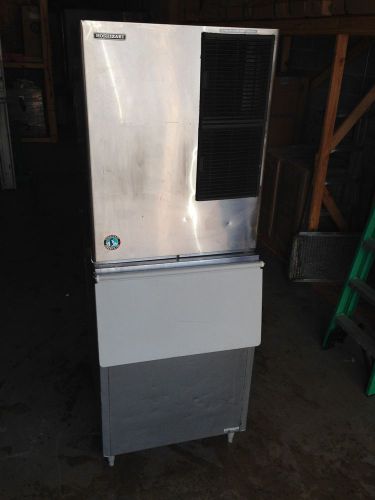 Super clean used hoshizaki km-900mah air cooled 900 lb crescent cube &amp; bin for sale
