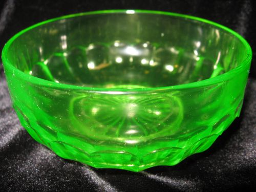 Green Vaseline glass pattern candy jam soap dish master salt bowl uranium yellow