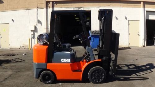 Forklift (18510) 2002 tcm fcg25f9t, 5000lbs capacity, triple mast sideshifter for sale