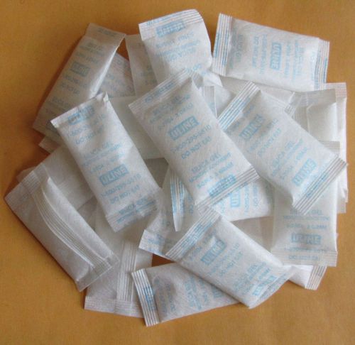 Lots of 10 - 3 gram silica gel packets desiccants vapor absorber - brand new for sale