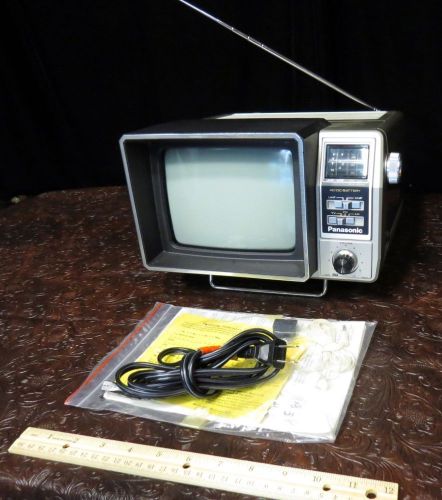 Panasonic TR-7001T Vintage Portable Television