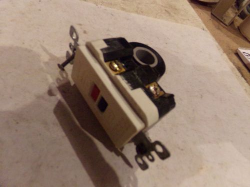 LEVITON 6895 HIGH CURRENT GFCI CLASS A 125V 20 AMP GROUND FAULT - USED