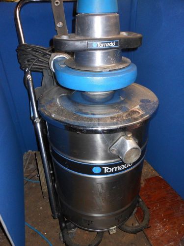 Tornado Wet/Dry Commercial Vacuum Stainless Steel 15 Gallon