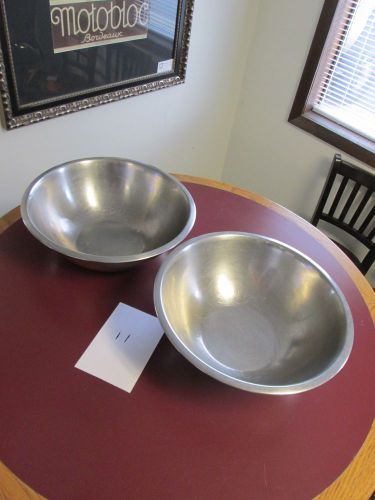 LOT OF (2) COMMERCIAL STAINLESS STEEL MIXING BOWLS - NO RESERVE - NICE SIZE -