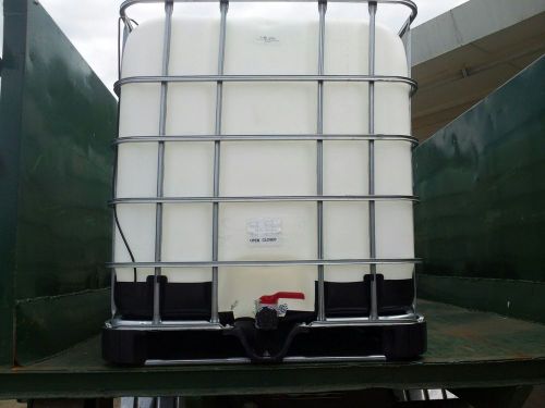 PLASTIC TOTE TANKS 275 GALLON