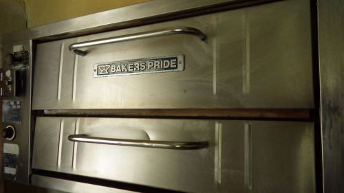 Bakers Pride Pizza oven - good condition.