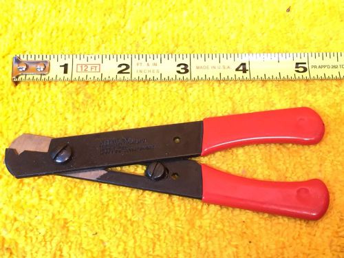 ***NEW*** XCELITE INC  MODEL 100 WIRE STRIPPERS 5&#034;  **MADE IN USA**