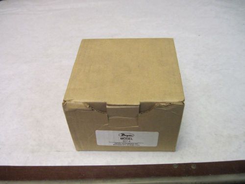 Dwyer 607-4 Differential Pressure Transmitter 6074 ***NEW***