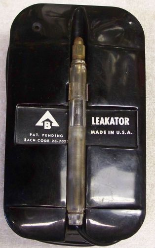 Bacharach Halogen Gas  Leak Detector Leakator 23-7023 w.Belt Clip