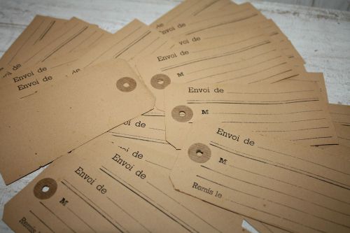30 VINTAGE FRENCH 1940&#039;S BIG MANILLA KRAFT PAPER POSTING/LUGGAGE OR GIFT LABELS