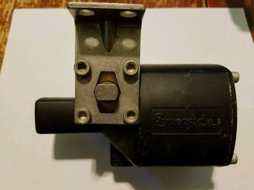 Swagelok Pneumatic Valve Actuator Model # 133-DA  with 1 bracket