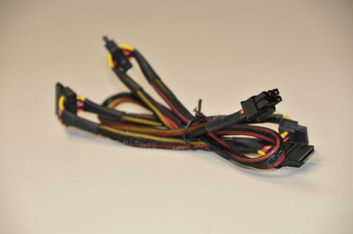 THERMALTAKE PCI-E 6 PIN TO x4 SATA CABLE &#039;NEW&#039;