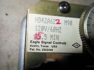 (T3-2) 1 USED EAGLE SIGNAL HD42A622 ELECTRIC RESET TIMER