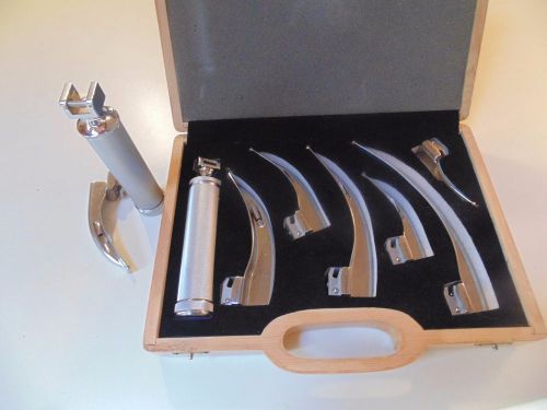 Fiber Optic 7 Piece Laryngoscope Kit - With Case!